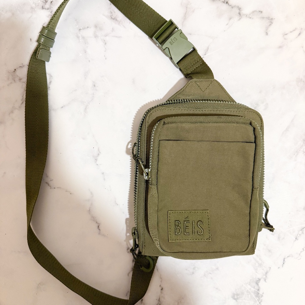 Beis Sport Sling Crossbody bag